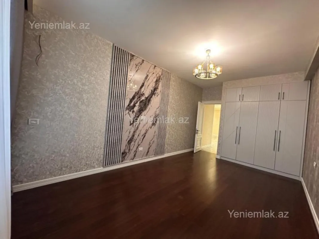 Satılır 4 otaqlı yeni tikili 215 m²