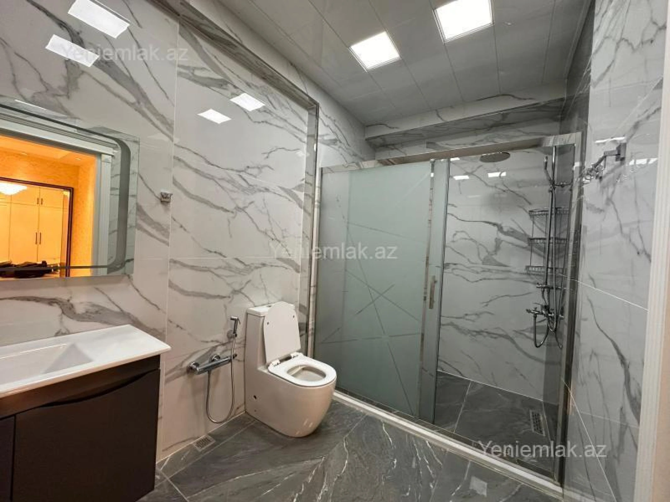 Satılır 4 otaqlı yeni tikili 215 m²