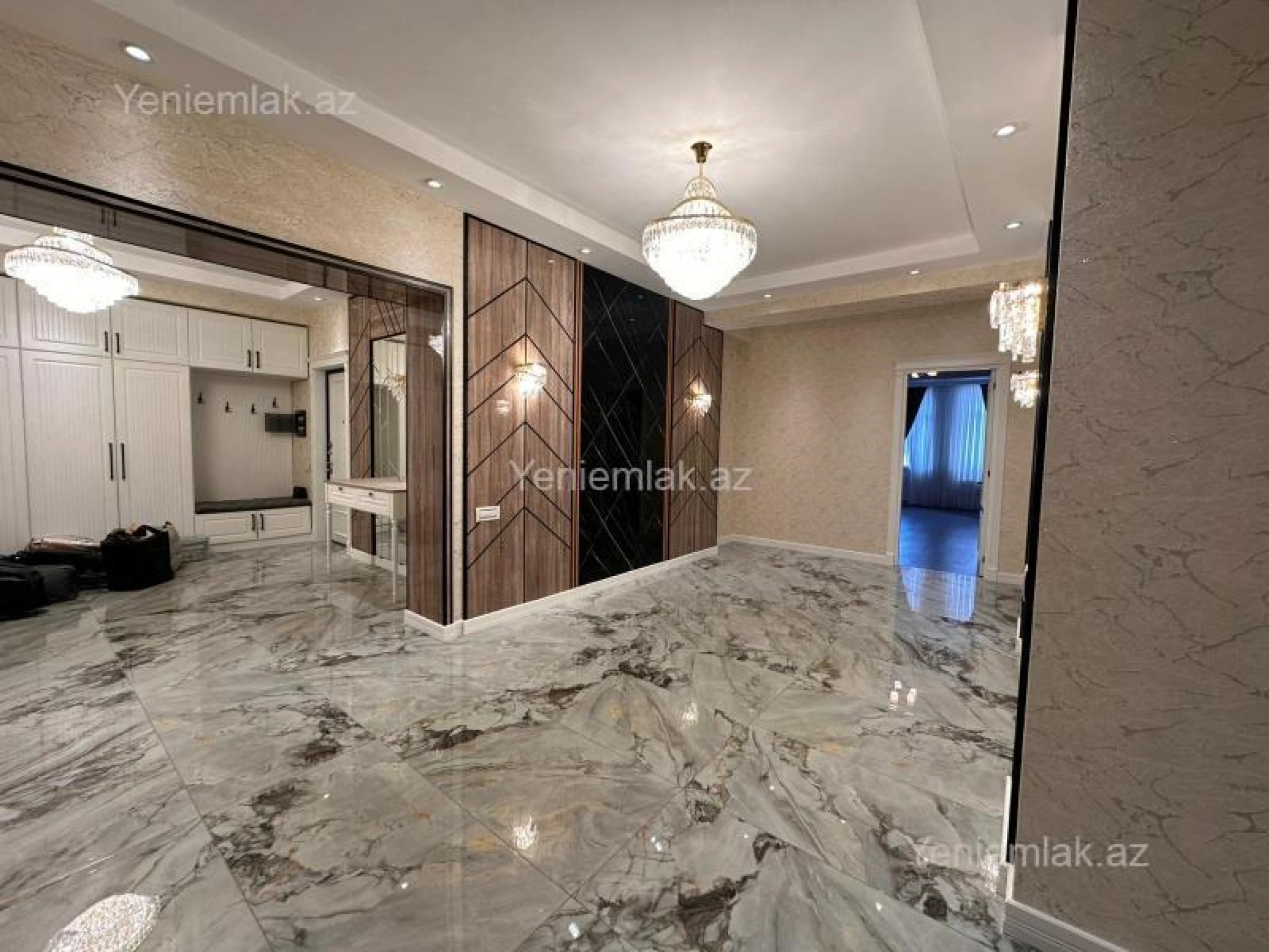 Satılır 4 otaqlı yeni tikili 215 m²