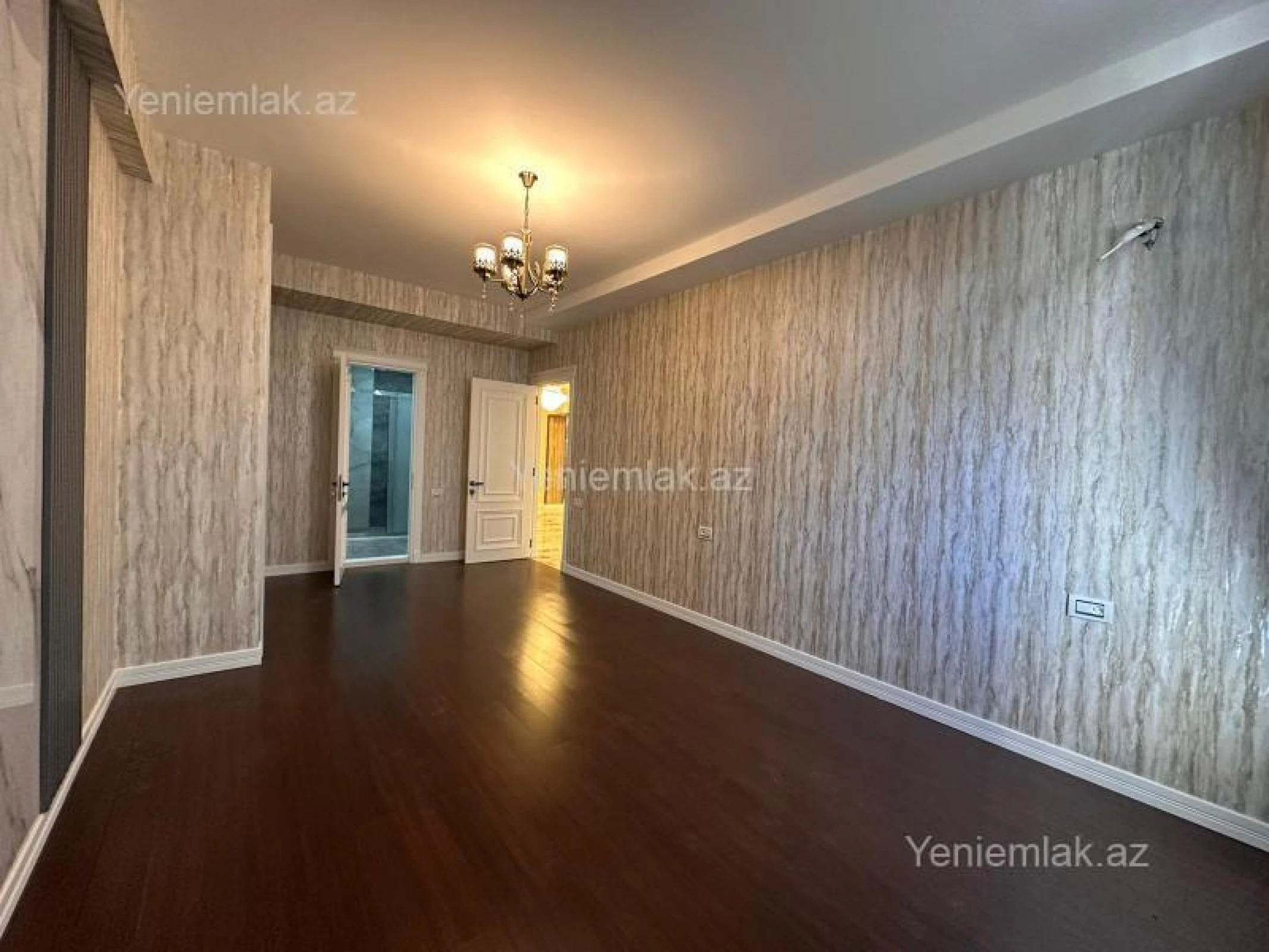 Satılır 4 otaqlı yeni tikili 215 m²