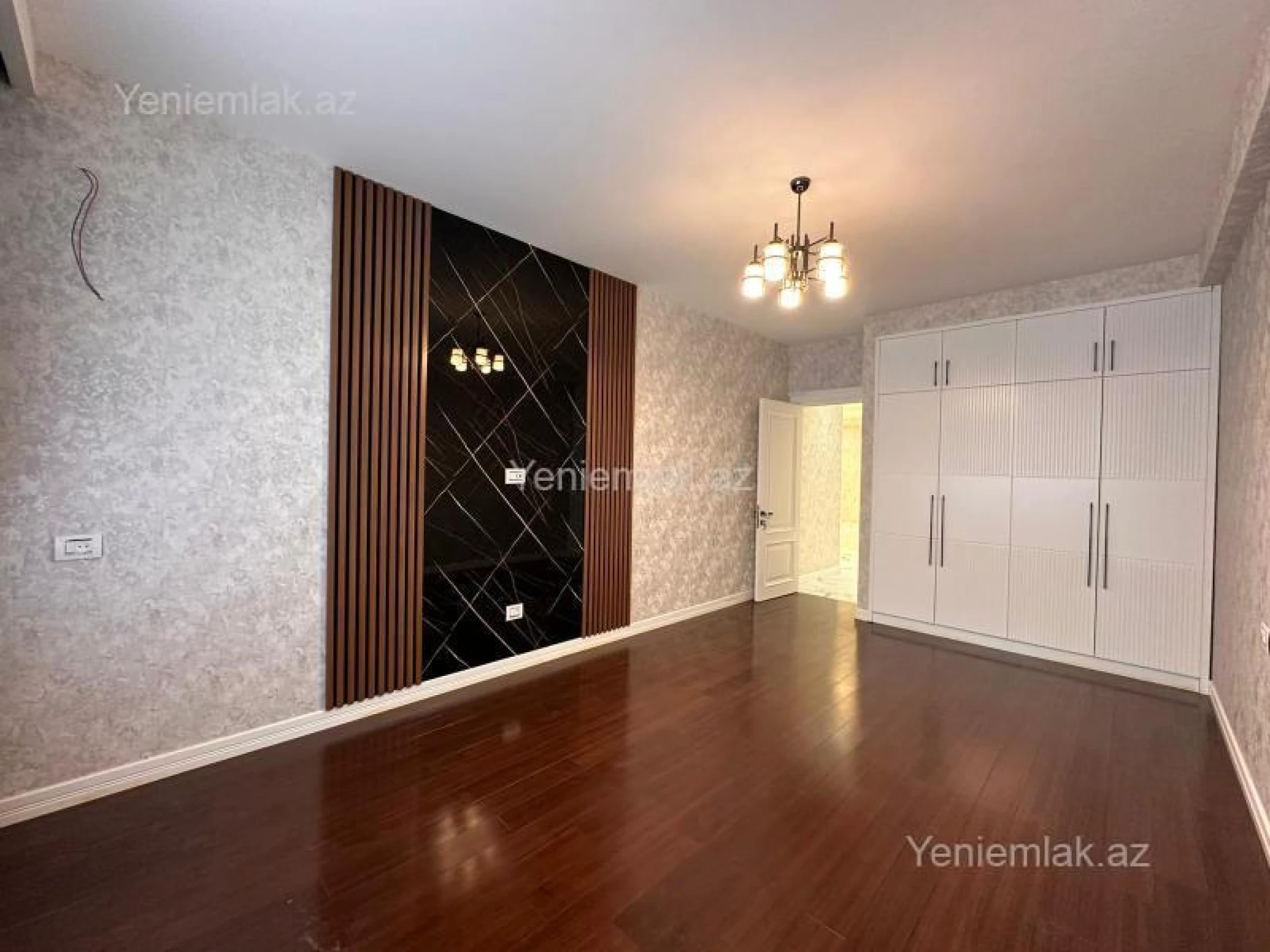 Satılır 4 otaqlı yeni tikili 215 m²