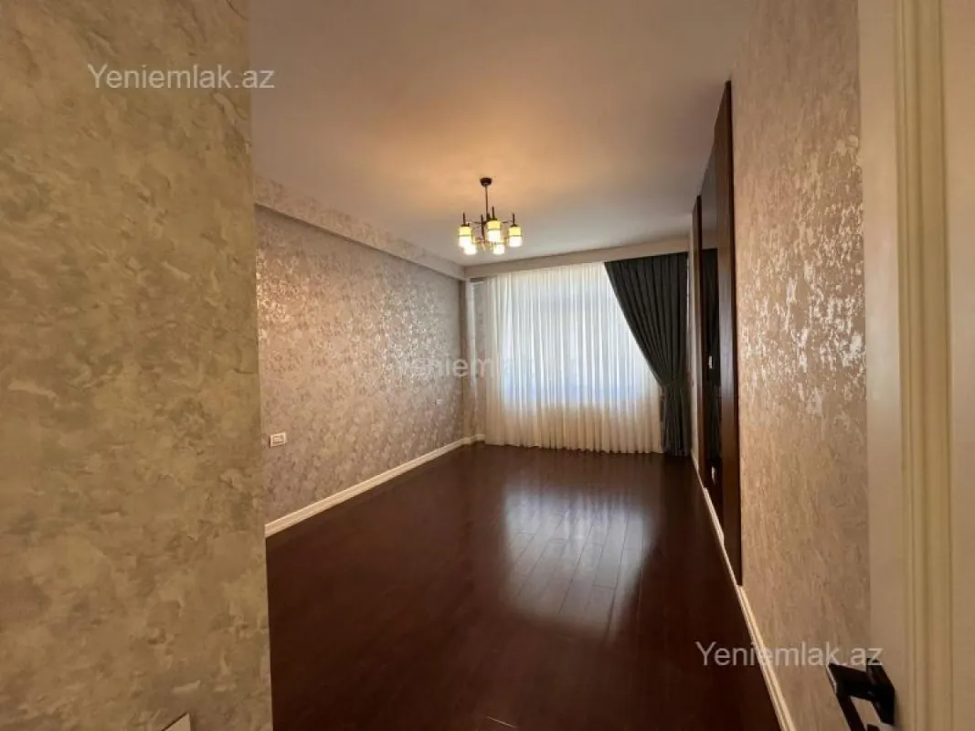 Satılır 4 otaqlı yeni tikili 215 m²