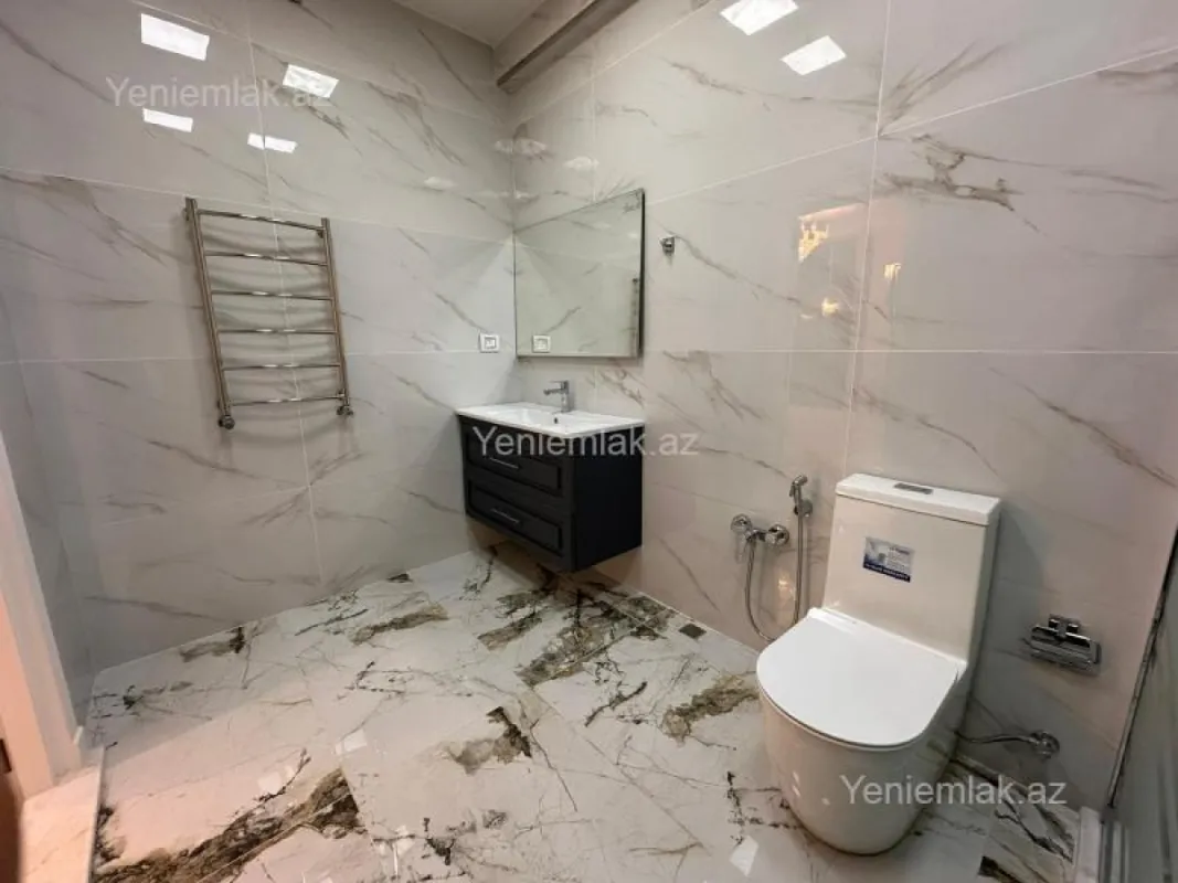 Satılır 4 otaqlı yeni tikili 215 m²