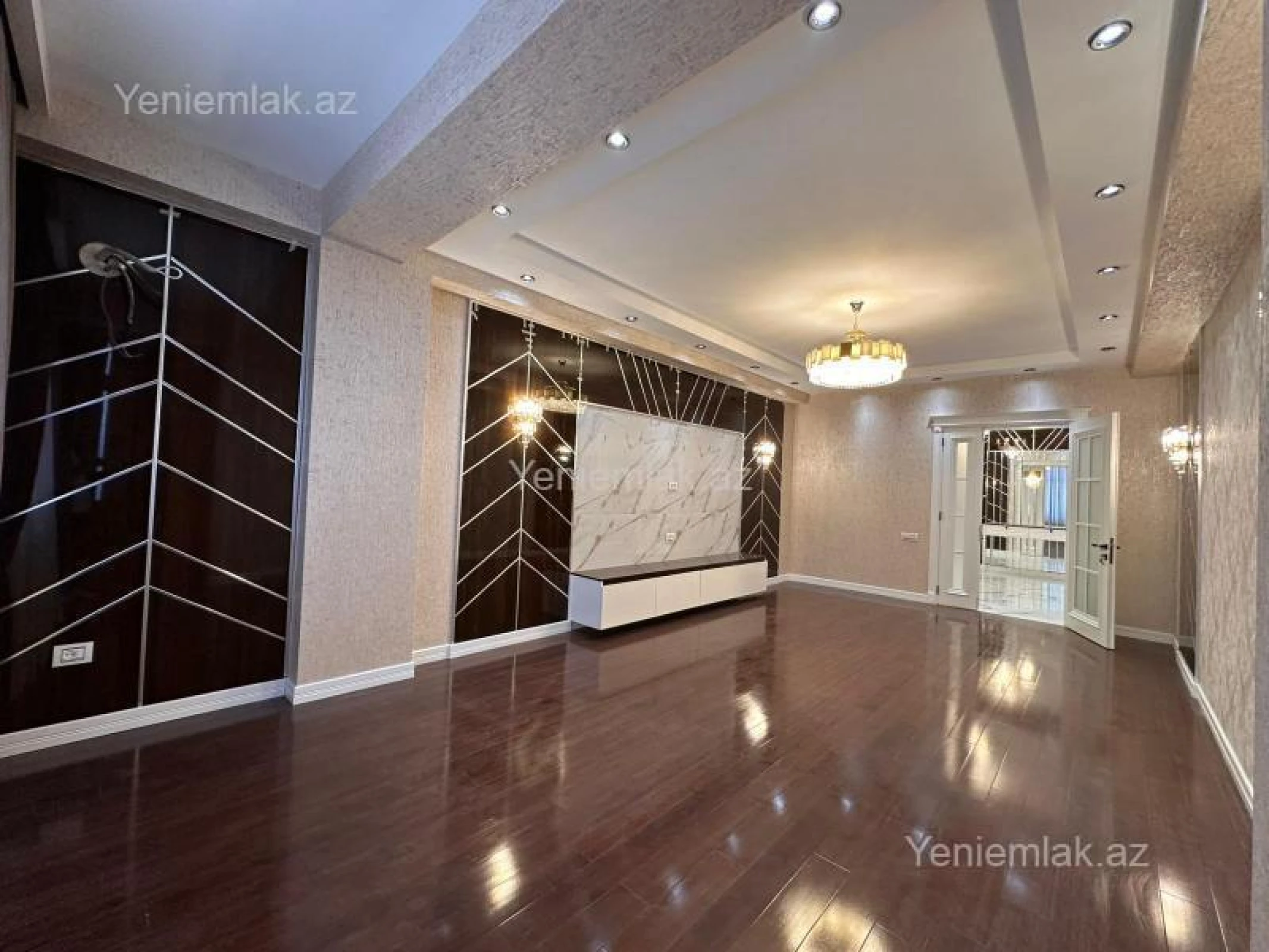 Satılır 4 otaqlı yeni tikili 215 m²