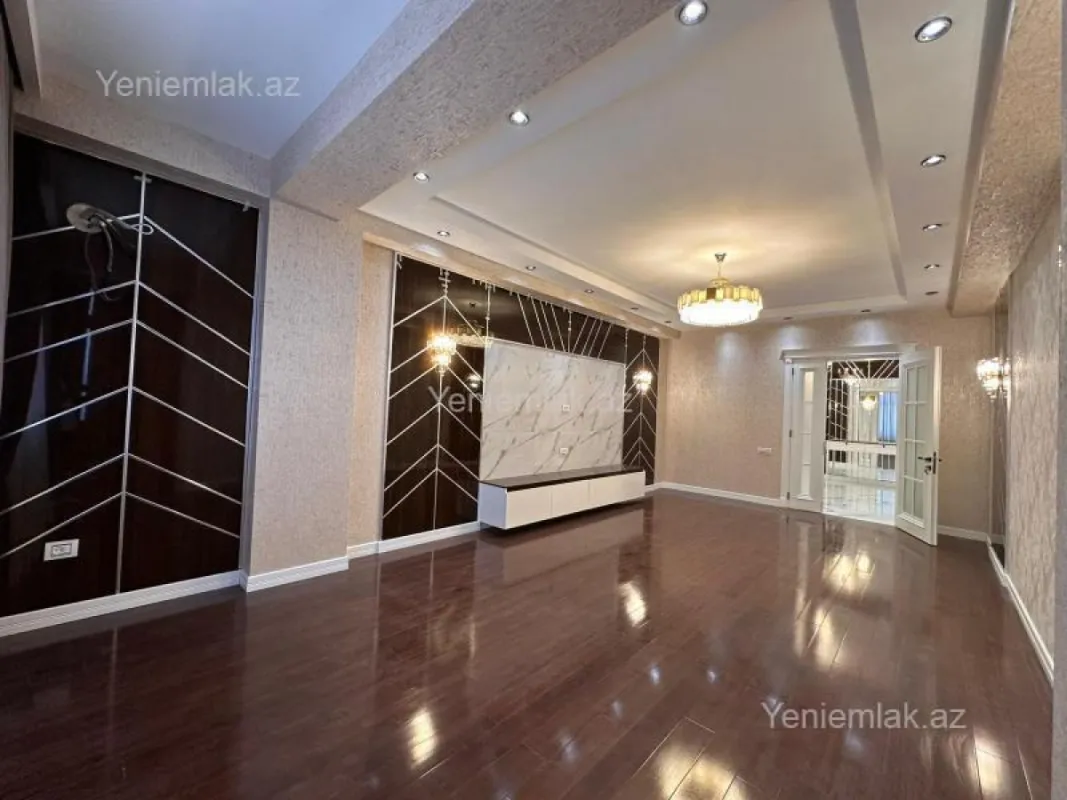 Satılır 4 otaqlı yeni tikili 215 m²