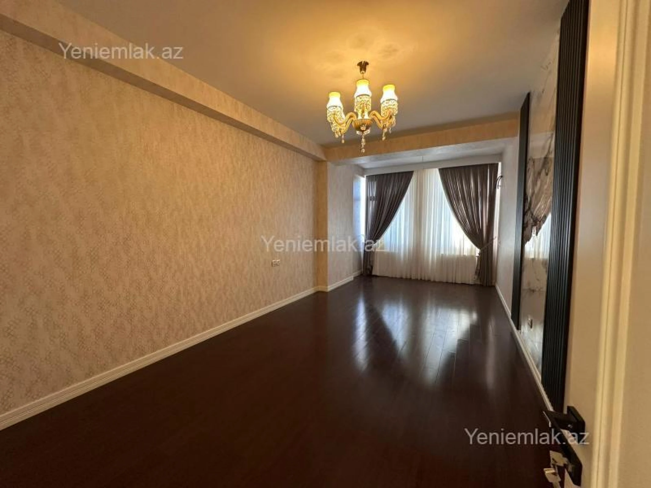 Satılır 4 otaqlı yeni tikili 215 m²
