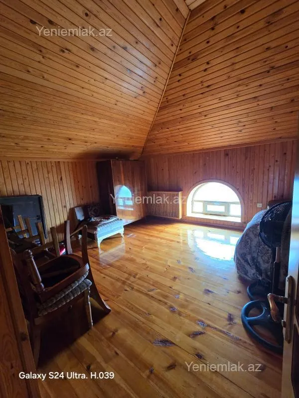 Satılır 6 otaqlı həyət evi 240 m²