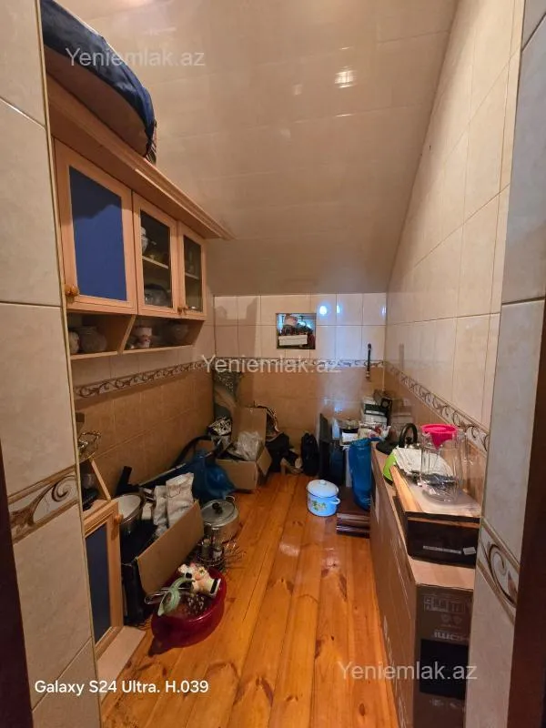 Satılır 6 otaqlı həyət evi 240 m²