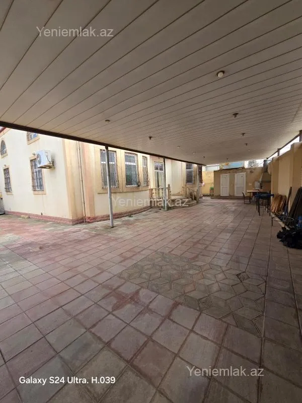 Satılır 6 otaqlı həyət evi 240 m²