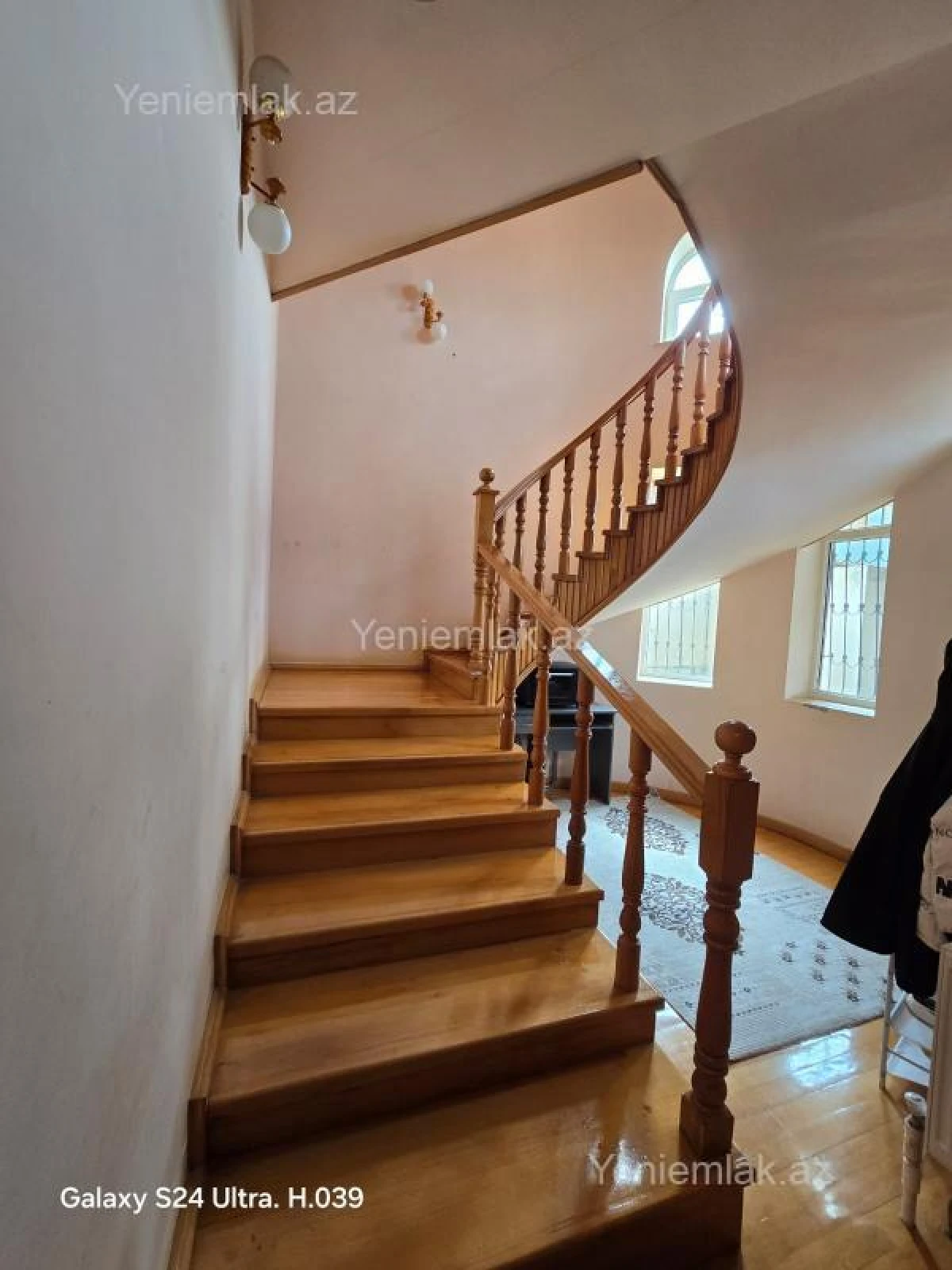 Satılır 6 otaqlı həyət evi 240 m²