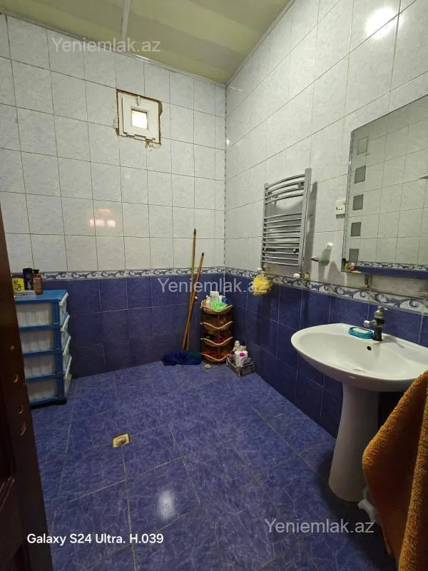 Satılır 6 otaqlı həyət evi 240 m²