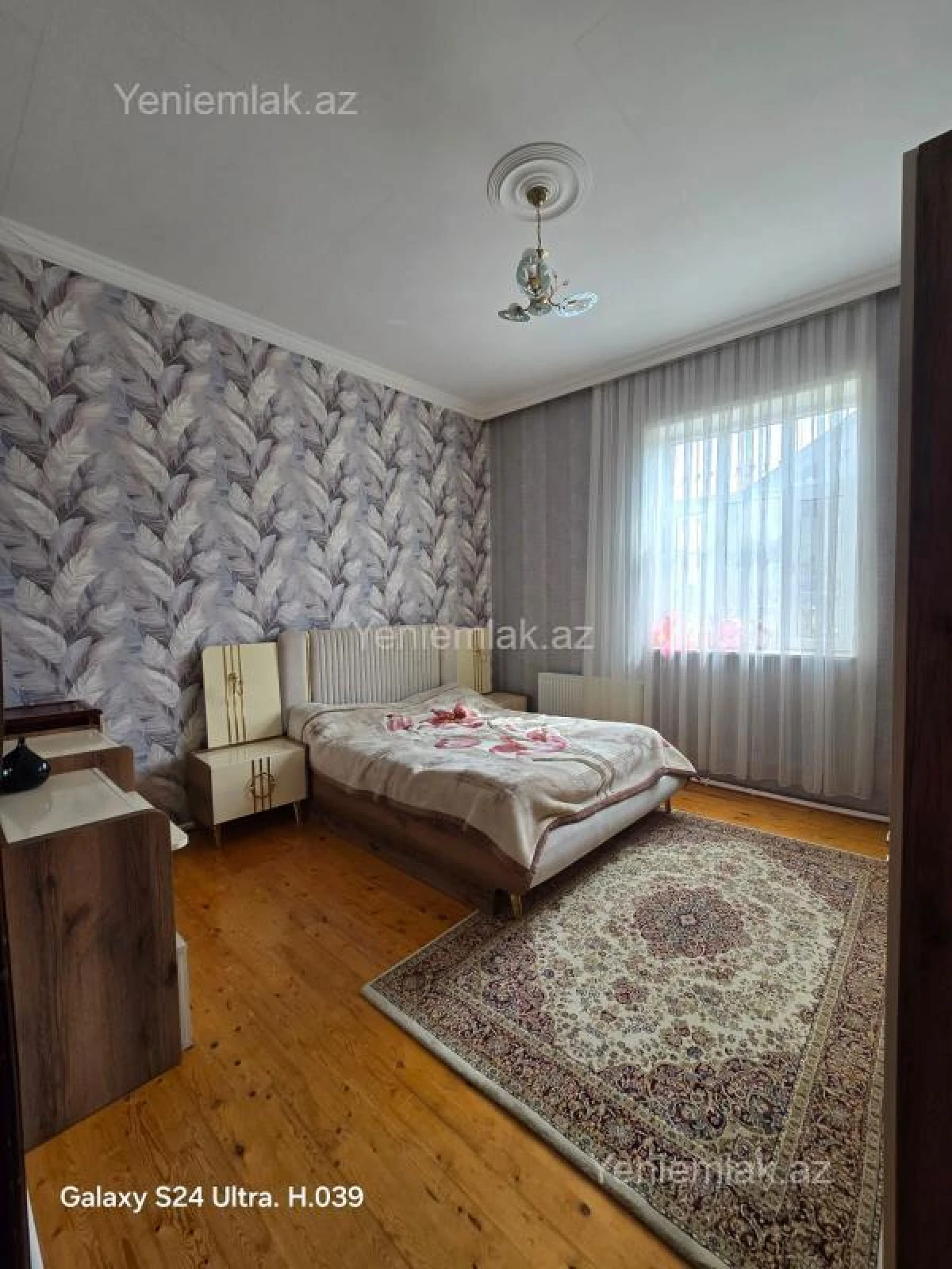 Satılır 6 otaqlı həyət evi 240 m²