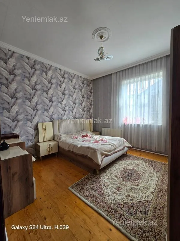 Satılır 6 otaqlı həyət evi 240 m²