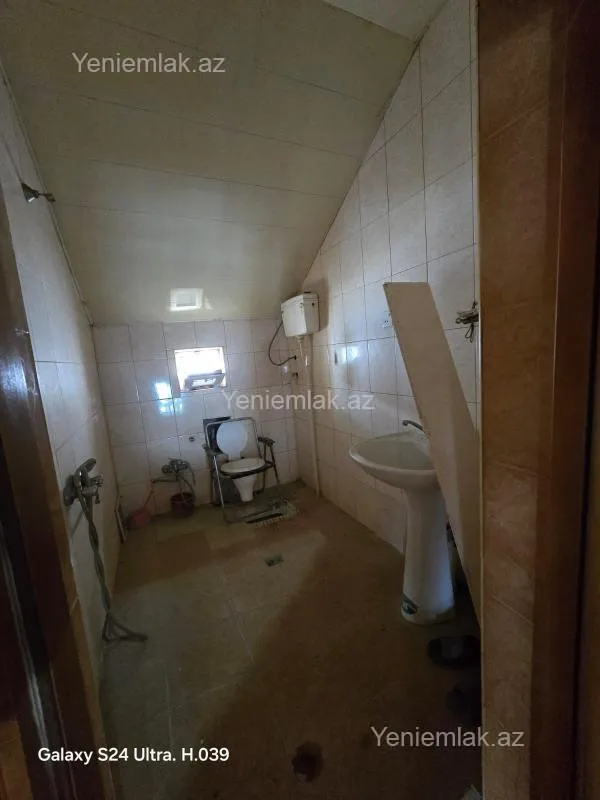 Satılır 6 otaqlı həyət evi 240 m²