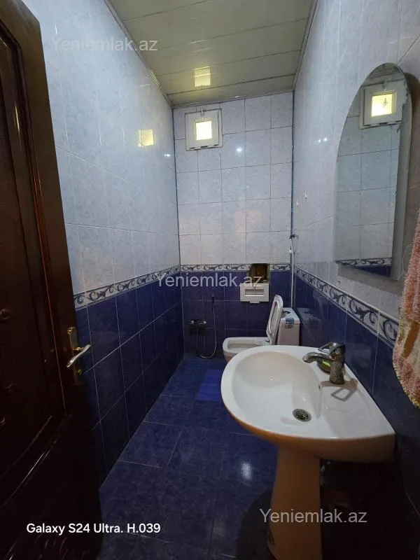 Satılır 6 otaqlı həyət evi 240 m²
