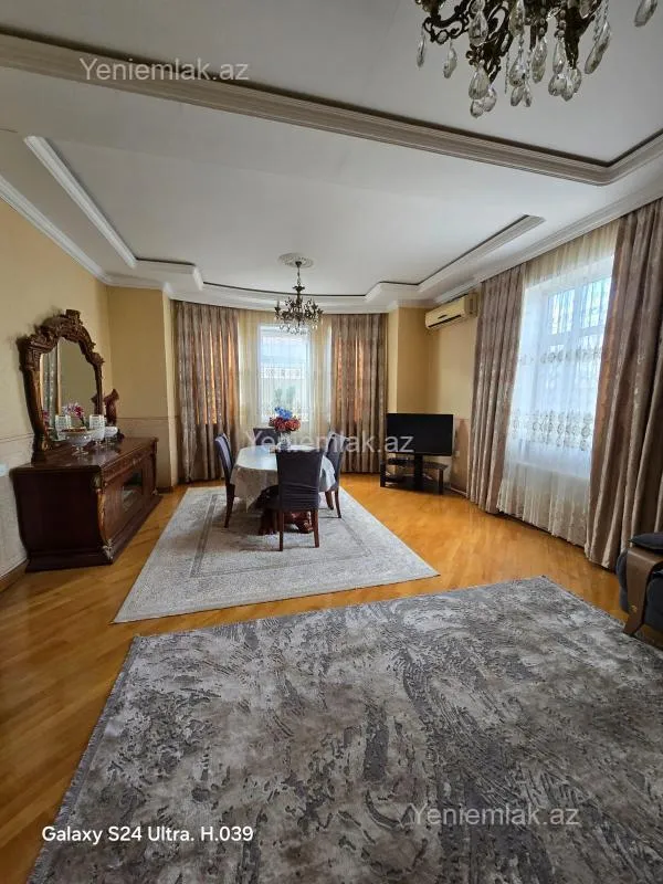 Satılır 6 otaqlı həyət evi 240 m²
