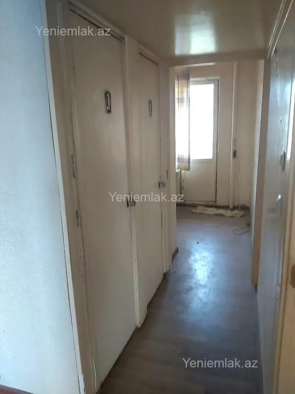 Satılır 3 otaqlı köhnə tikili 80 m²