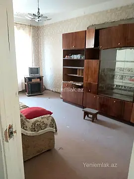 Satılır 3 otaqlı köhnə tikili 80 m²