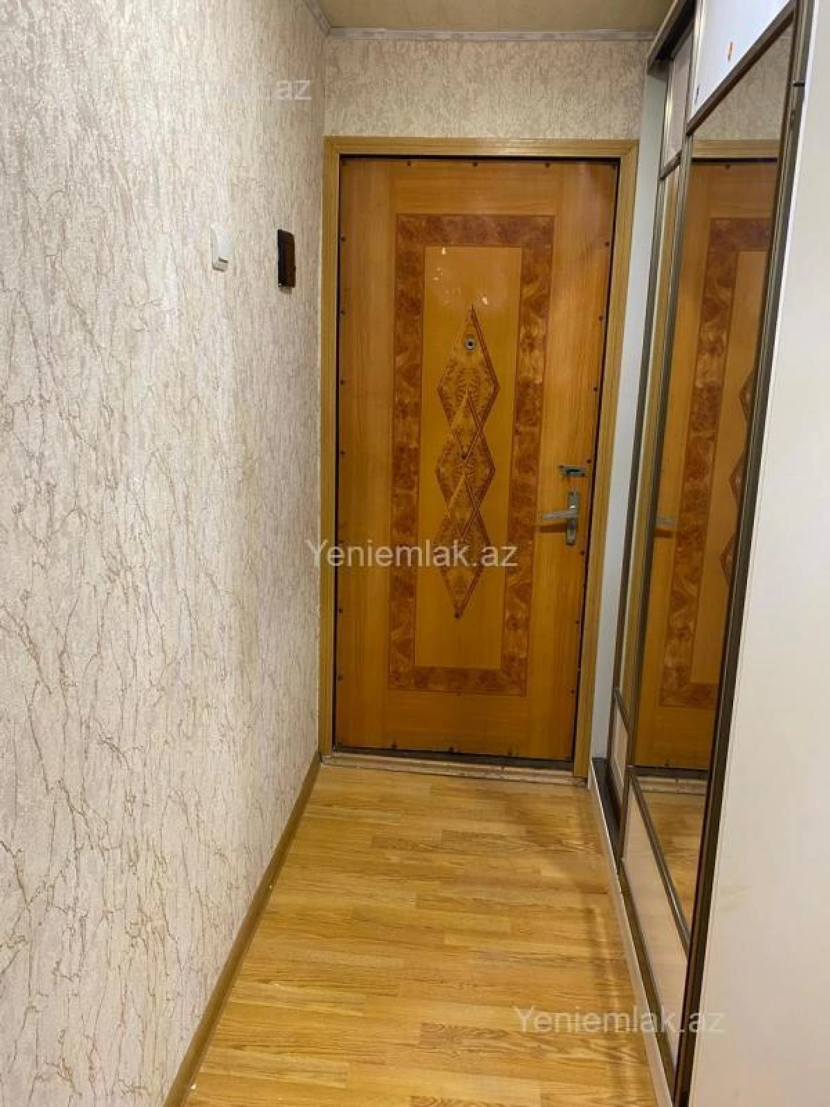 Satılır 2 otaqlı köhnə tikili 60 m²