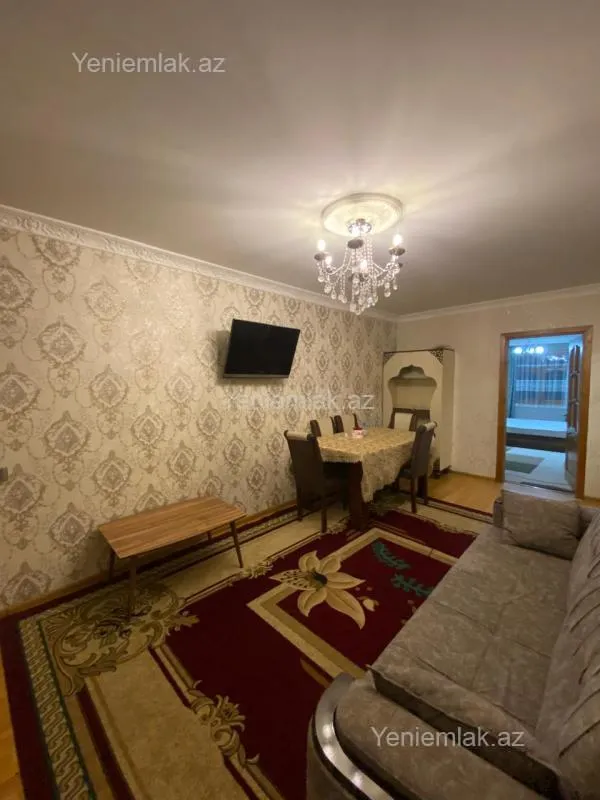 Satılır 2 otaqlı köhnə tikili 60 m²
