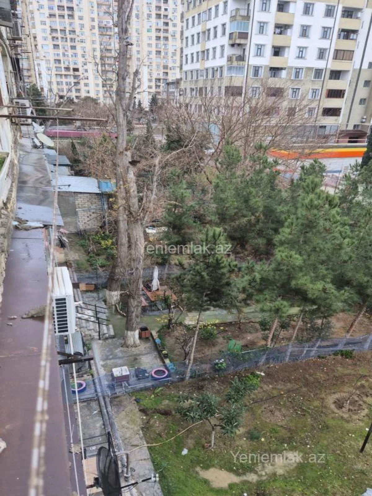 Satılır 3 otaqlı köhnə tikili 81 m²