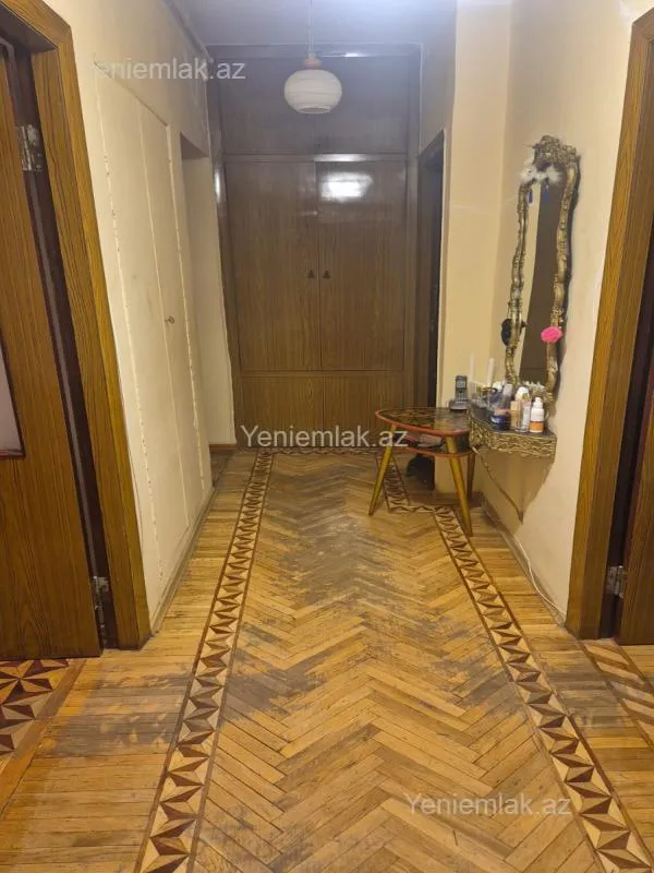Satılır 3 otaqlı köhnə tikili 81 m²