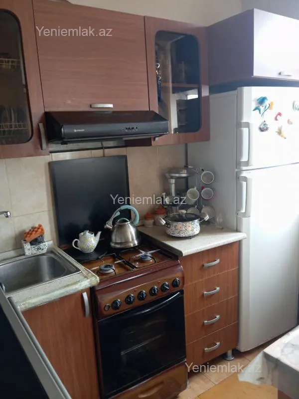 Satılır 2 otaqlı köhnə tikili 52 m²