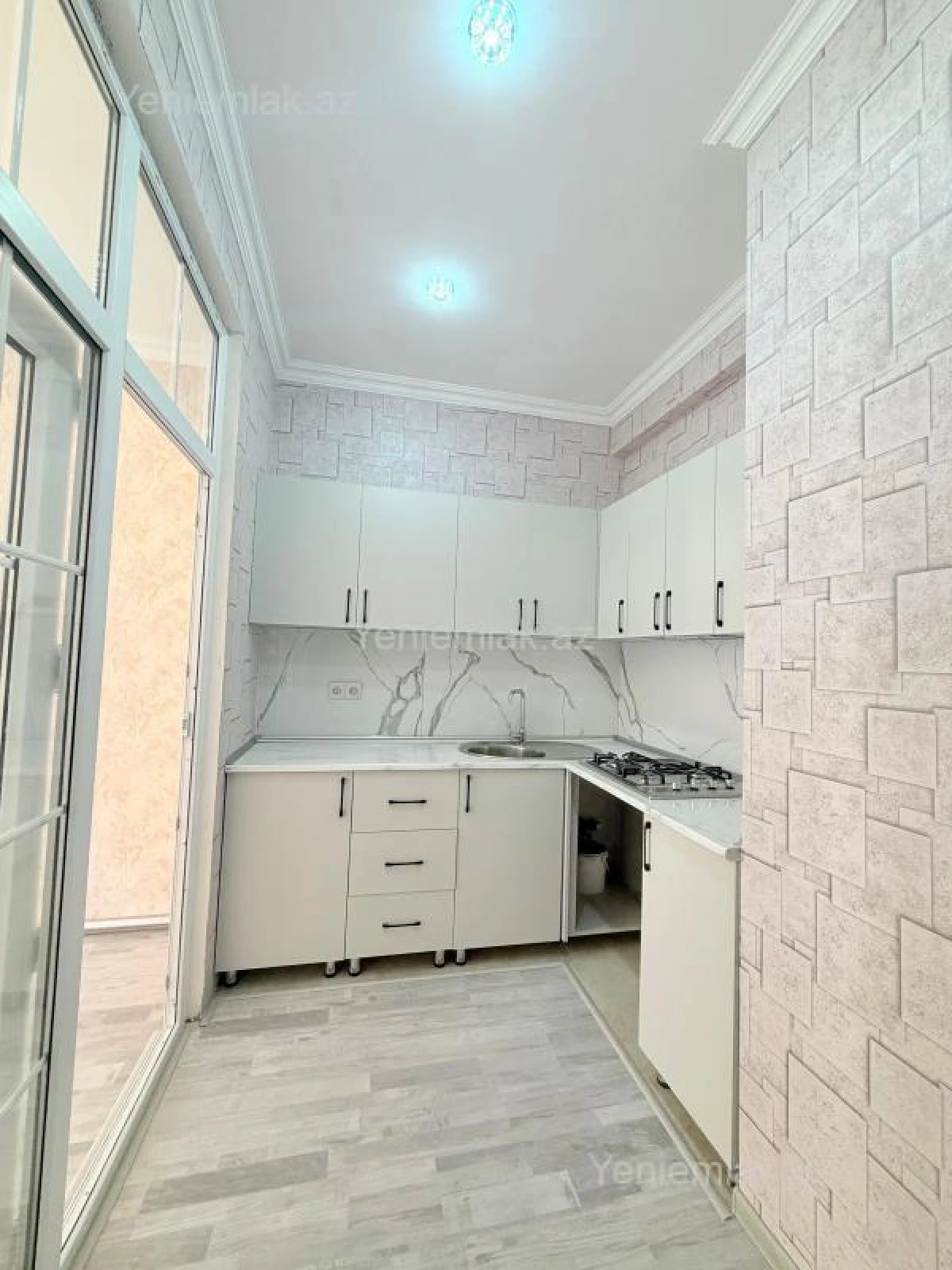 Satılır 2 otaqlı yeni tikili 61 m²