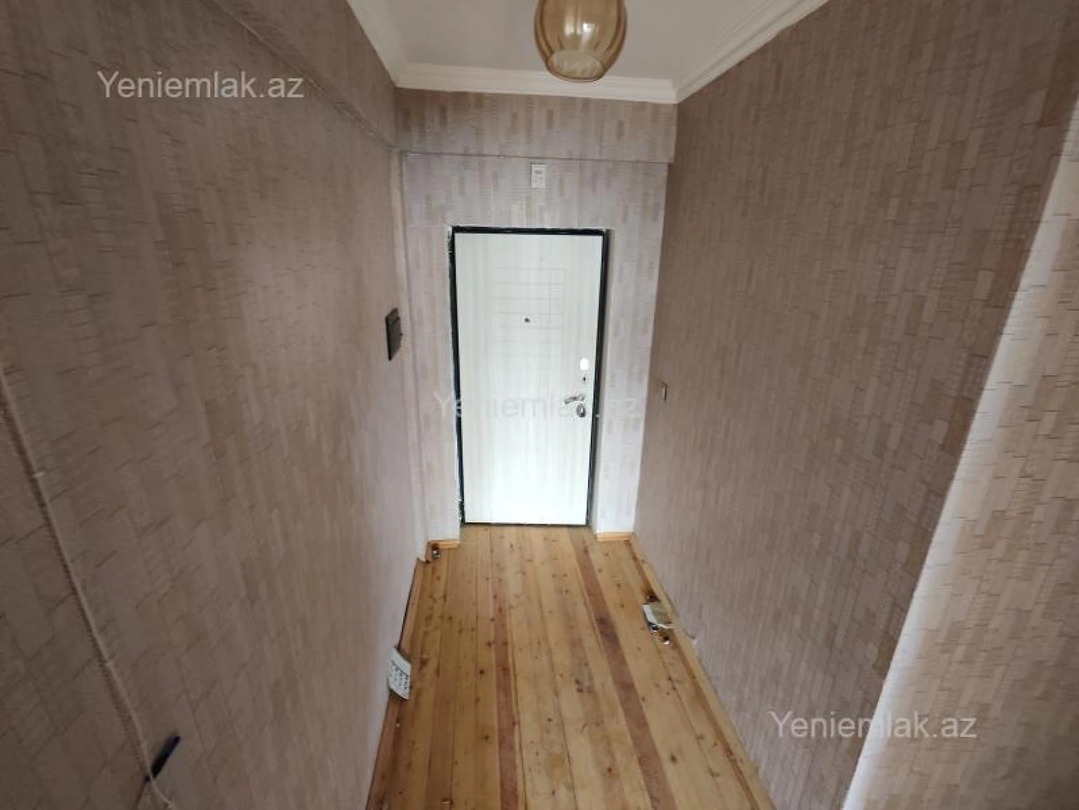 Satılır 3 otaqlı yeni tikili 100 m²