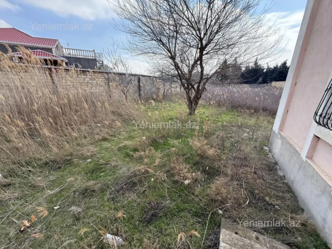 Satılır 5 otaqlı həyət evi 250 m²