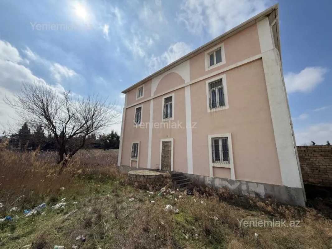 Satılır 5 otaqlı həyət evi 250 m²