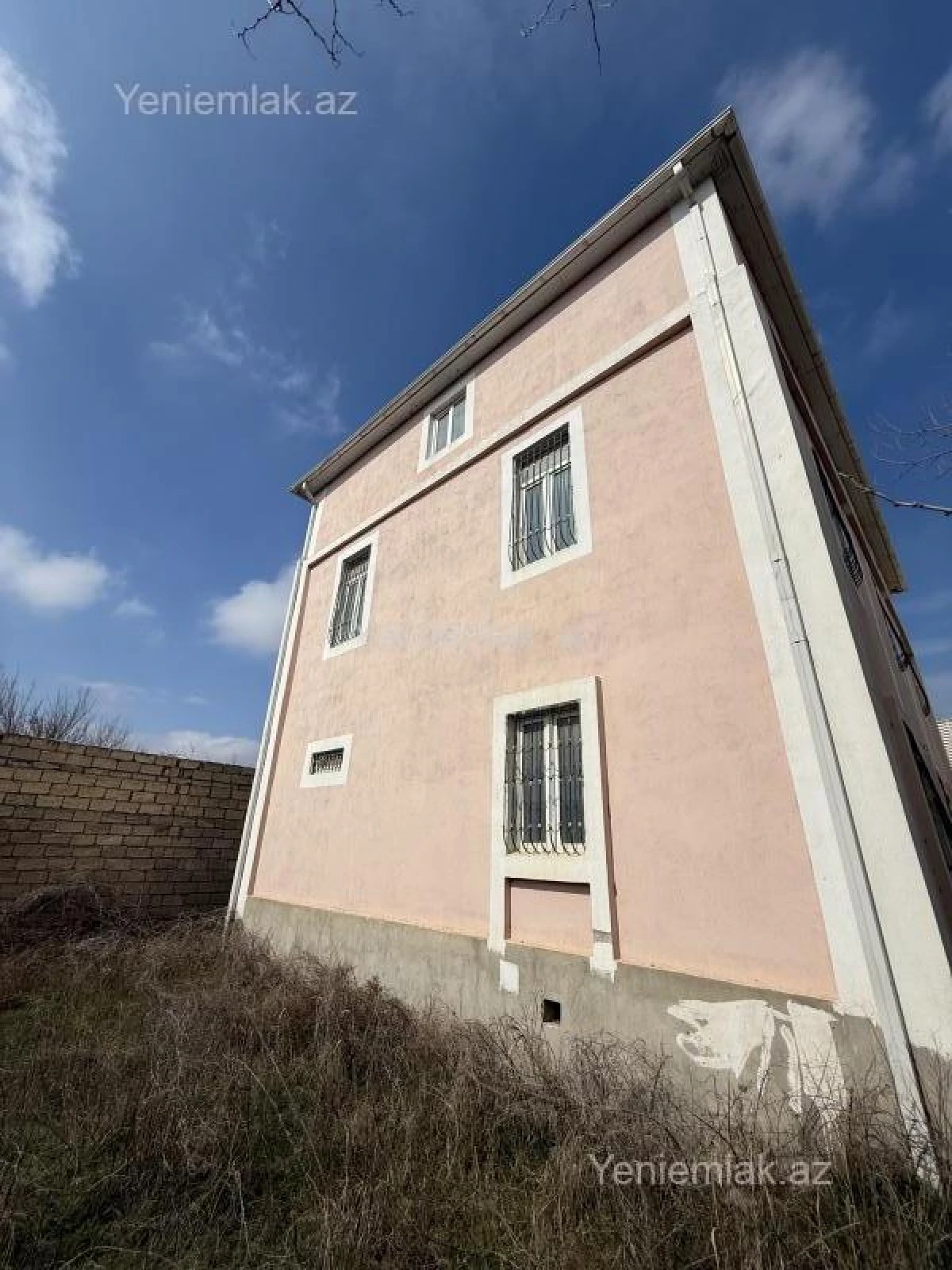 Satılır 5 otaqlı həyət evi 250 m²