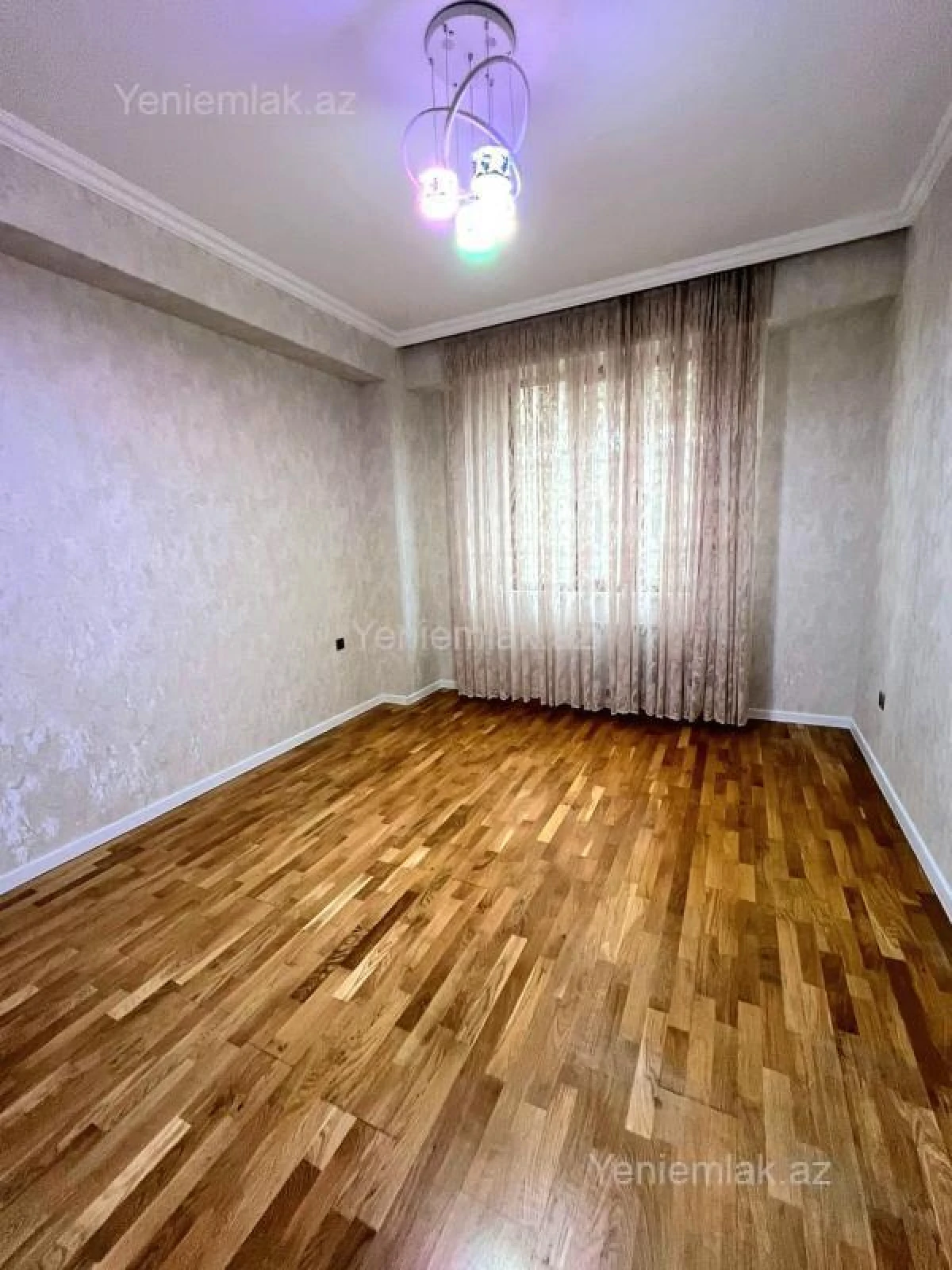 Satılır 3 otaqlı yeni tikili 110 m²