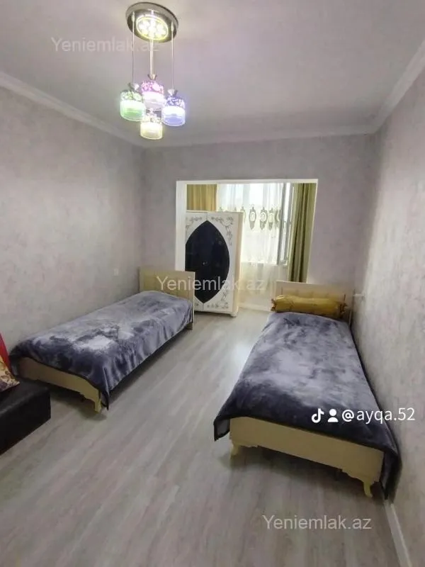 Satılır 4 otaqlı köhnə tikili 100 m²