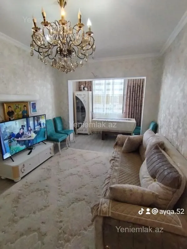 Satılır 4 otaqlı köhnə tikili 100 m²