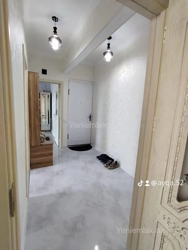 Satılır 4 otaqlı köhnə tikili 100 m²