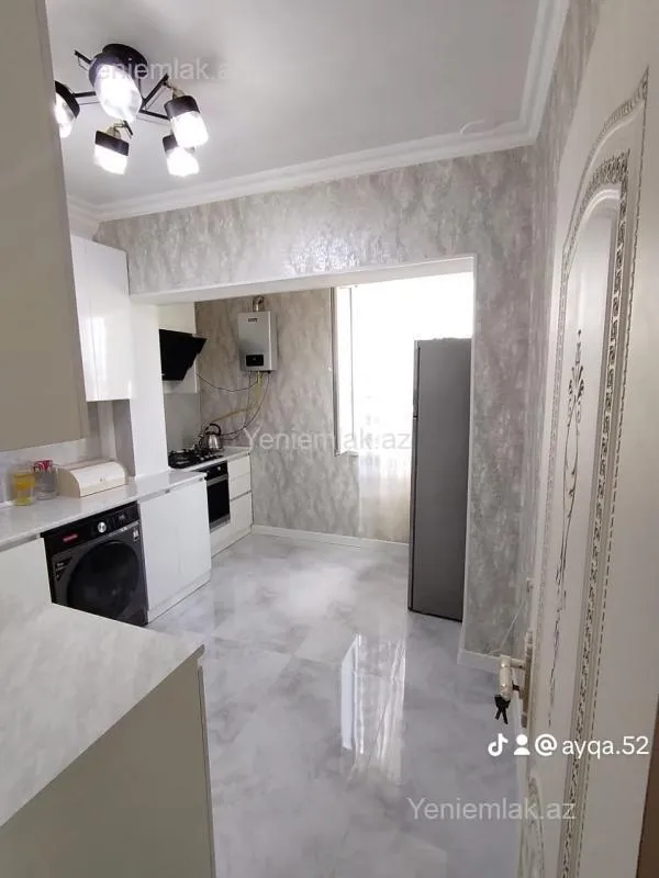 Satılır 4 otaqlı köhnə tikili 100 m²