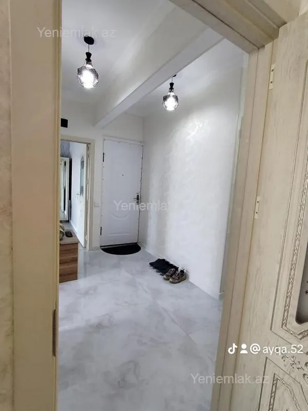 Satılır 4 otaqlı köhnə tikili 100 m²