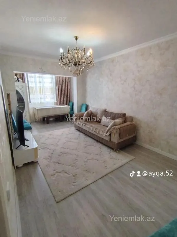 Satılır 4 otaqlı köhnə tikili 100 m²