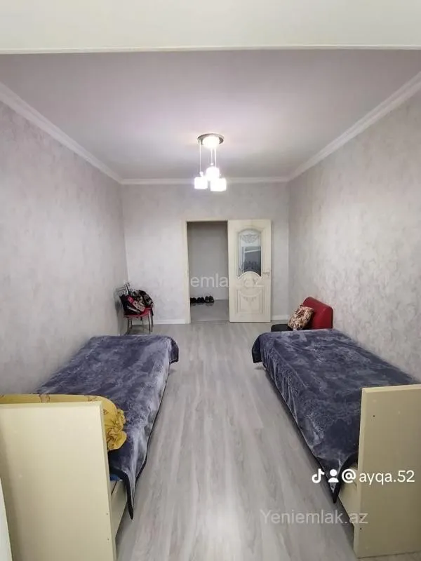 Satılır 4 otaqlı köhnə tikili 100 m²