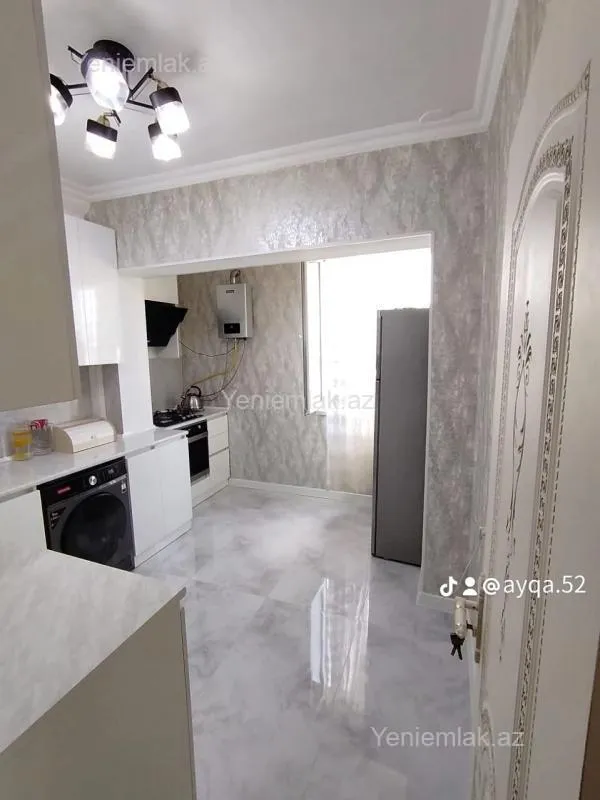 Satılır 4 otaqlı köhnə tikili 100 m²