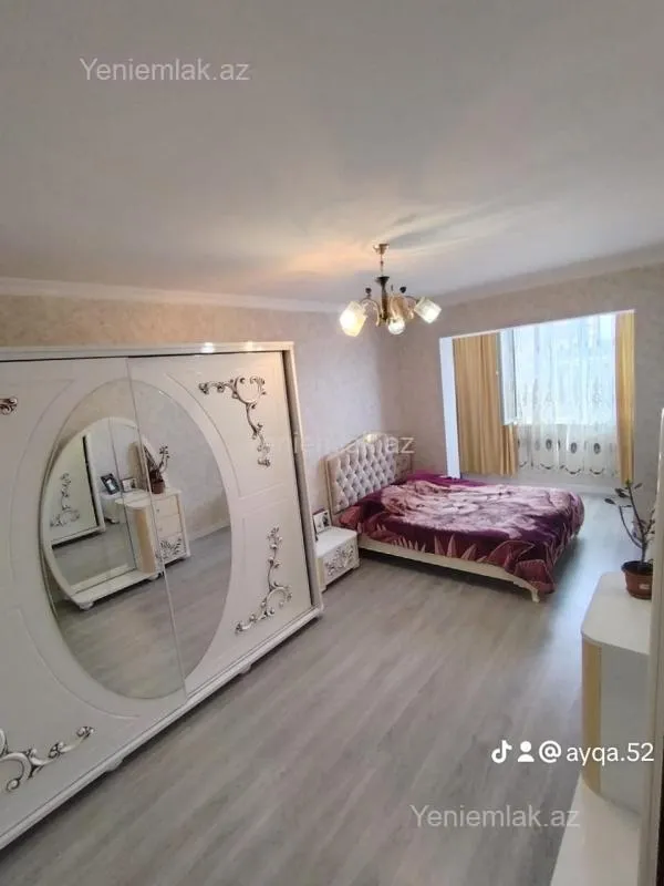 Satılır 4 otaqlı köhnə tikili 100 m²