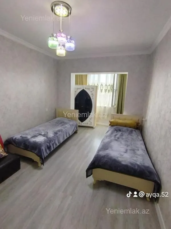 Satılır 4 otaqlı köhnə tikili 100 m²