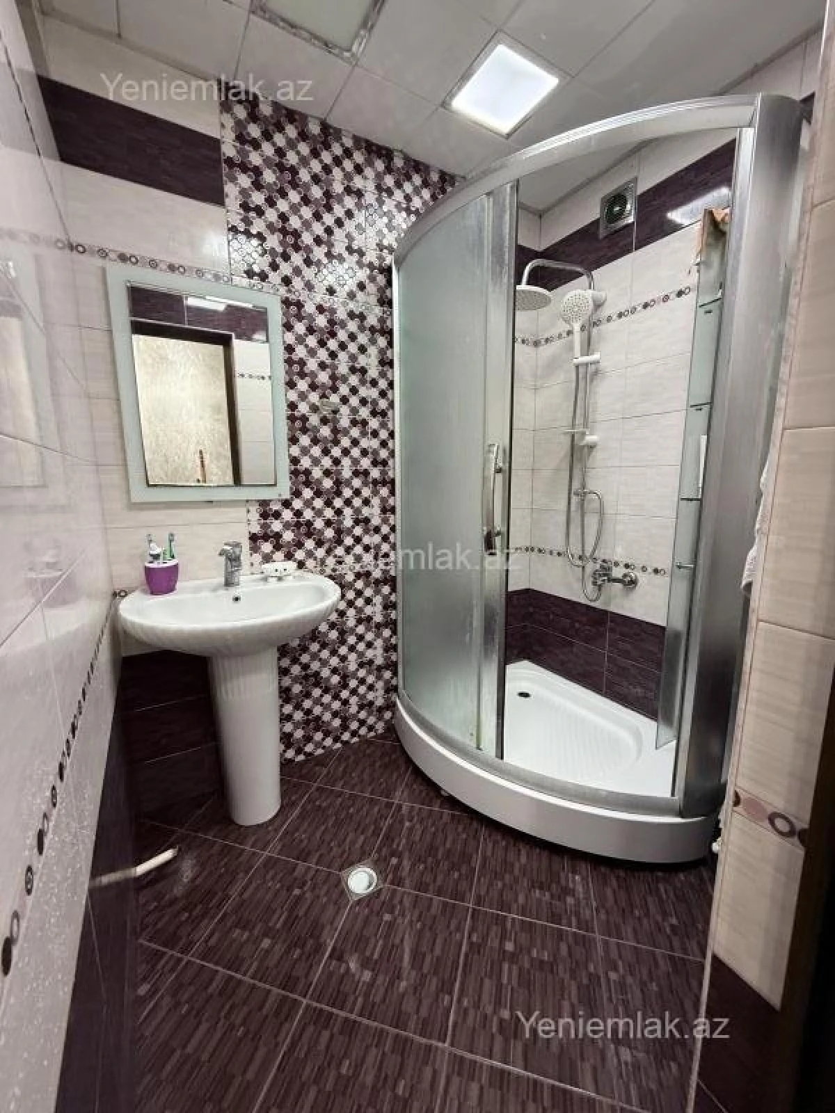 Satılır 3 otaqlı köhnə tikili 80 m²