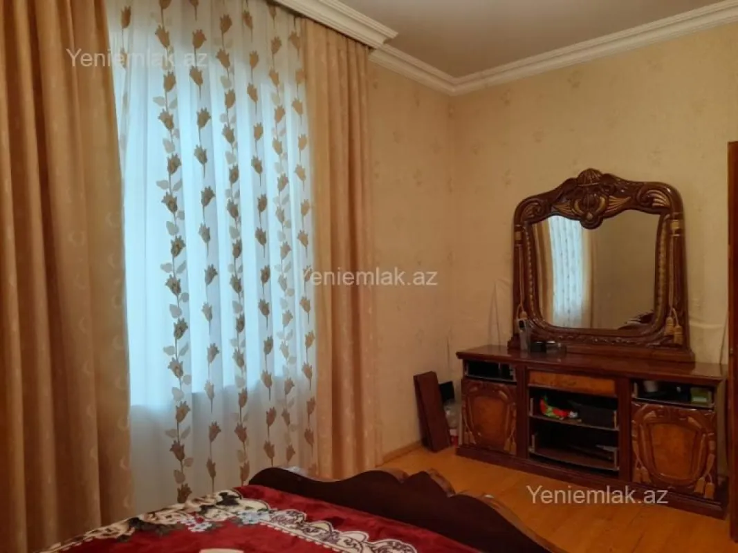Satılır 4 otaqlı həyət evi 140 m²