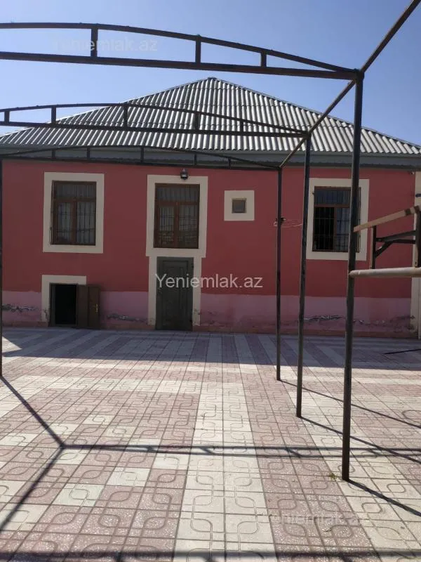 Satılır 4 otaqlı həyət evi 140 m²