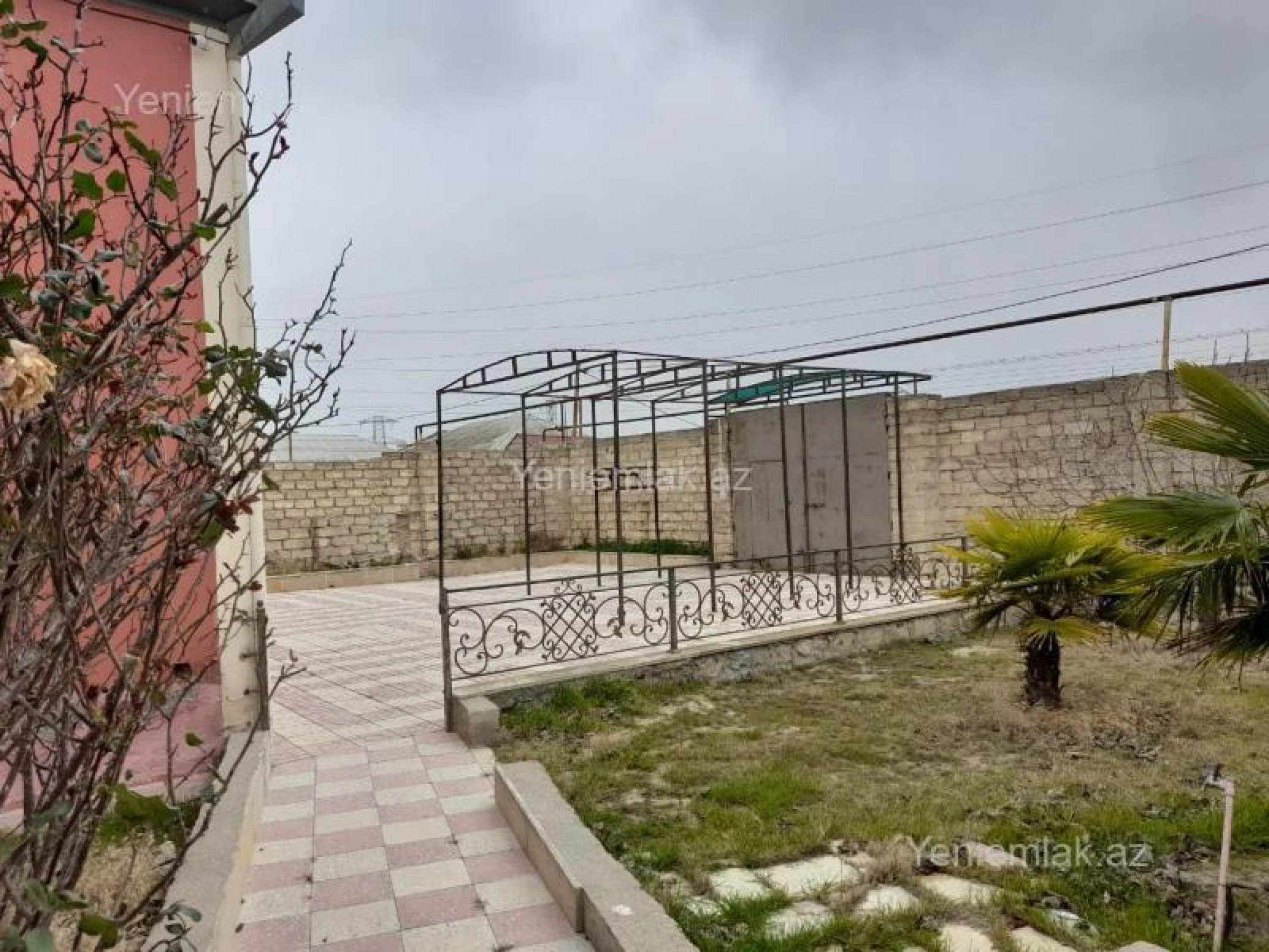 Satılır 4 otaqlı həyət evi 140 m²