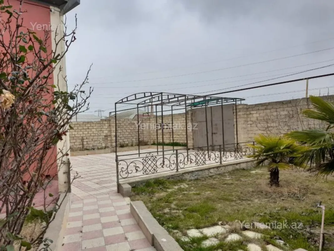 Satılır 4 otaqlı həyət evi 140 m²