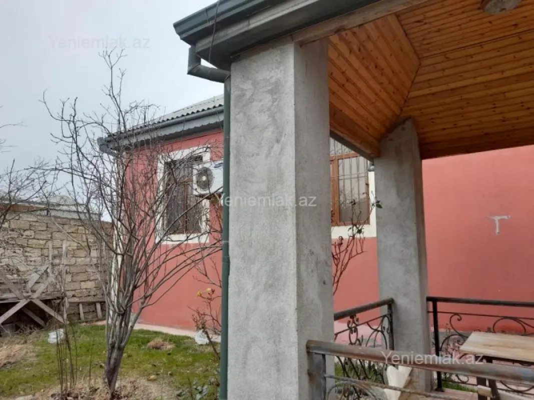 Satılır 4 otaqlı həyət evi 140 m²