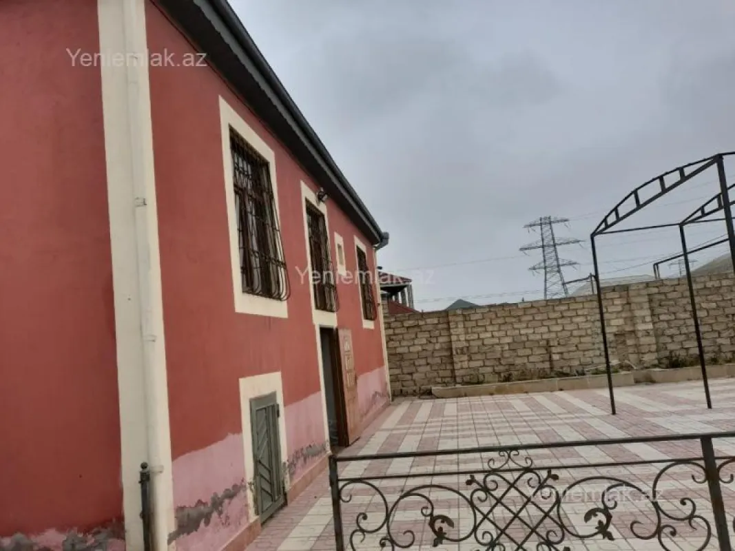 Satılır 4 otaqlı həyət evi 140 m²